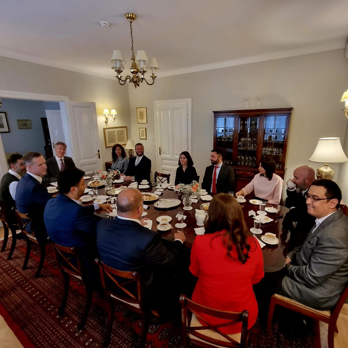 Polaznici Chevening Fellowship programa za #cyber sigurnost iz Zapadnog Balkana okupili su se u Sarajevu na predstavljanju <a href="/CSEC_ba/">CSEC.ba</a>, čijem razvoju su i sami doprinijeli. Podijelili su sa nama odlične ideje za poboljšanje regionalne saradnje i razmjene informacija. #cybersecurity