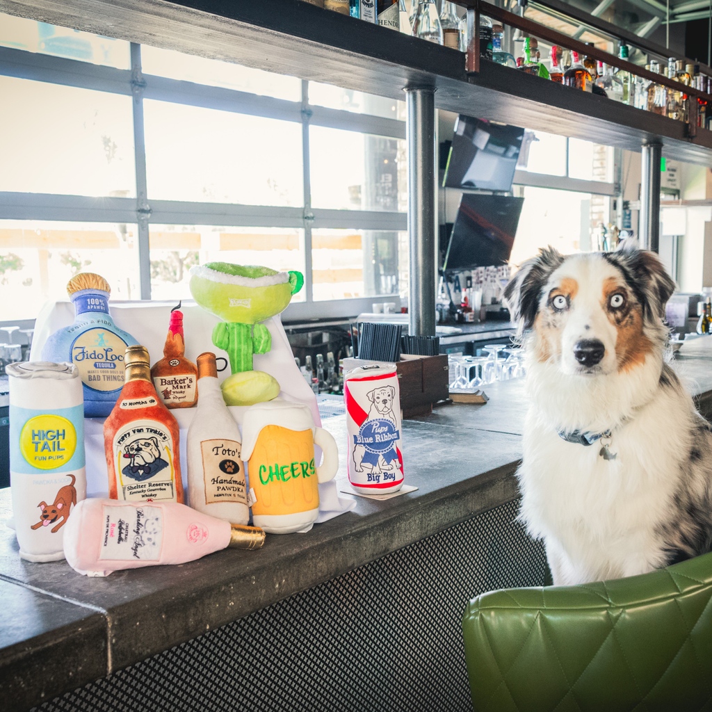 huxleyandkent's tweet photo. Stay thirsty & play responsibly! 🍻
Available through link in bio!
.
.
.
.
#thirstythursday #staythirsty #booze #parody #boozeparody #boozedogtoys #dogtoys #funnydogtoys #lulubelles #powerplush #lulubellesfun #huxleyandkent https://t.co/zmU2s59YFn