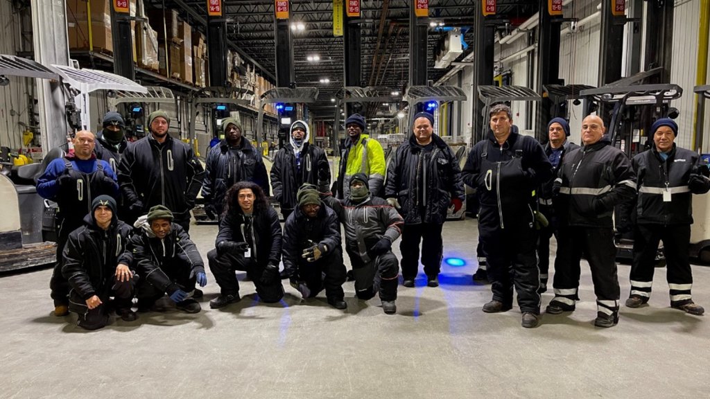 VerticalCold's tweet photo. Our professional team provides a wide range of services for companies across the globe, including blast freezing, case picking, import and export services, cross docking and consolidation, EDI integration, and above all, a tireless commitment to stellar customer service. https://t.co/NoYEoWbaYB
