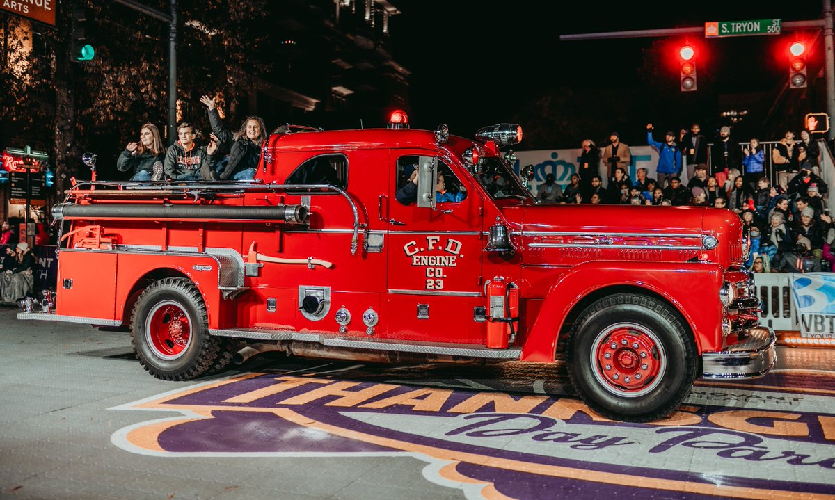 NovantParade's tweet image. We love our firefighters! Head over to The Market at 7th Street on Saturday, 10/15 at 8am, for the firefighter pancake breakfast. All proceeds will go to the pediatric burn unit care.
.
.
.
#novanthealth #novanthealththanksgivingparade #thanksgiving #thanksgivingparade