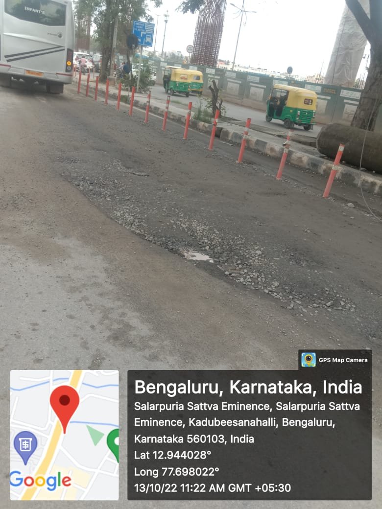 0RRCA's tweet photo. Marathalli ORR service road Potholes https://t.co/xyZeQ058f2