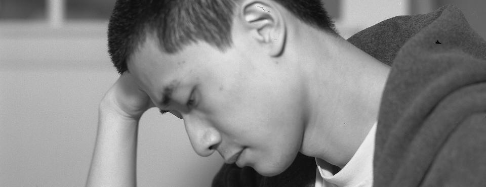 Wie sprechen wir über die Welt, und wie formt diese Narration unser Bild der Wirklichkeit? Darüber schreibt Ken Liu, preisgekrönter Science-Fiction-Übersetzer und -Autor, in seinem Essay „Das Zeitalter der Geschichten“: diezukunft.de/essay/buch/gas…