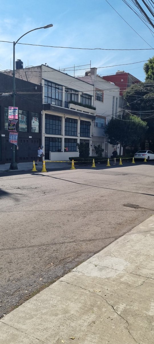adrirush's tweet photo. En Nicolas san Juan 842 tienen permiso de la @AccionesBJ @BJAlcaldia para apartar lugares. Según yo no existen pero ellos dicen que si. Será? @supercivicosmx @En_laDelValle https://t.co/IMzWdnyXXs