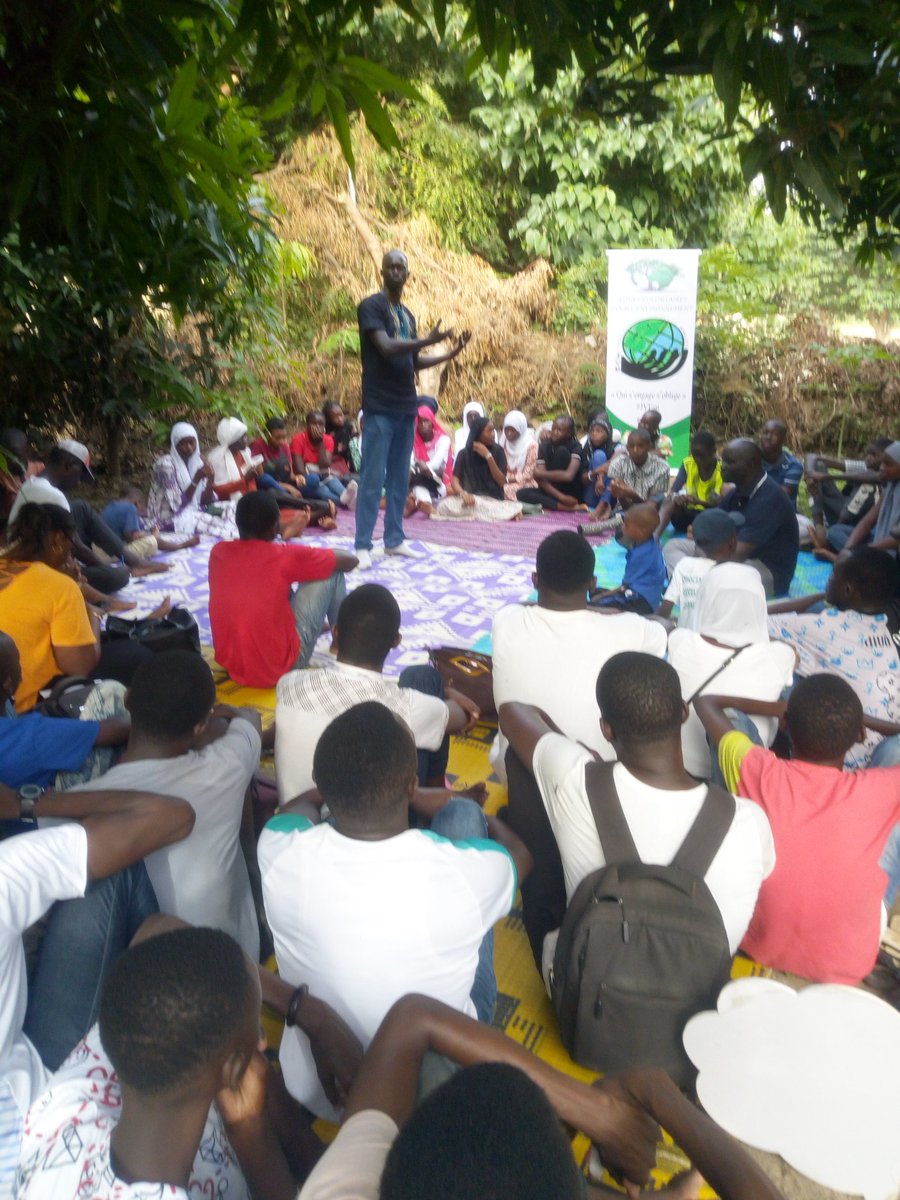 DiengAb21's tweet photo. @Jve_Senegal a organisé un Spécial #NdadjéEcologique au Lycée Ahmadou Ndack Seck de #Thies en collaboration avec l’association #ADEB et @TV5MONDE
#Senegal #kebetu
@COP27P https://t.co/P6NGGDrWkw
