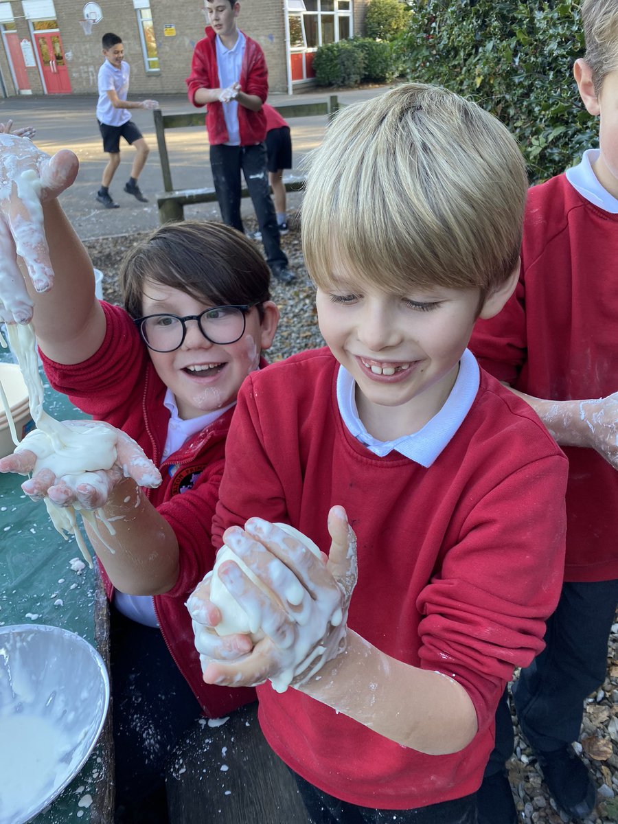 CarltonPuma's tweet photo. Too much fun with Oobleck! Oobleck is a non-newtonian fluid. That is, it acts like a liquid when being poured, but like a solid when a force is acting on it. You can grab it and then it will ooze out of your hands. @CarltonTigers1 #excitingexperiments #scienceclub https://t.co/vRTVQCYmCa