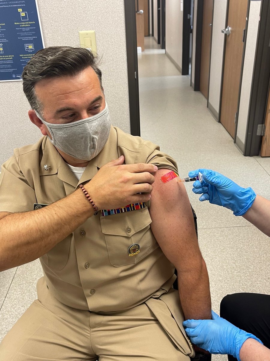 HHSRegion9's tweet photo. #BooTheFlu!
*NOW* is the time to protect your #health & get #UpToDate on your #flu vaccine, like Region 9 @HHS_ASH Administrator CDR Johns & @womenshealth Analyst LCDR Uttchin did at @SF_DPH's Ella Hill Hitch Community Center.
Find your local vax today: https://t.co/xQzD5xe3fW https://t.co/0LYYUqj4Ll