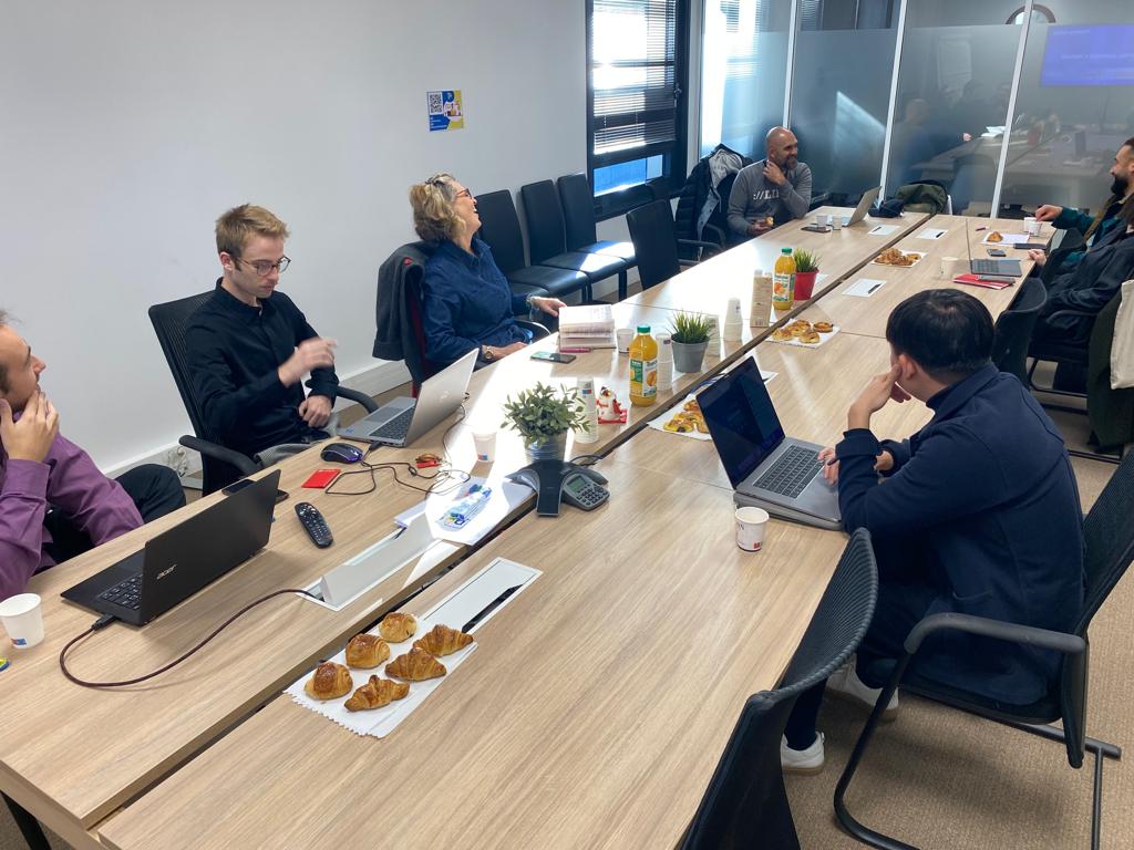 TimeOneIsoskele's tweet photo. Pour préparer le Single Day, temps fort pour @AliExpress...@TimeOneGroup  a organisé hier dans ses locaux une rencontre @AliExpress X Affiliés !
Un moment convivial en phygital ! 👏

@ReworldMedia @ShopMyInfluence @AFILIZA TimeOne ISOSKELE

#SingleDay  #MarketingDigital https://t.co/Rt1CWCeXGi