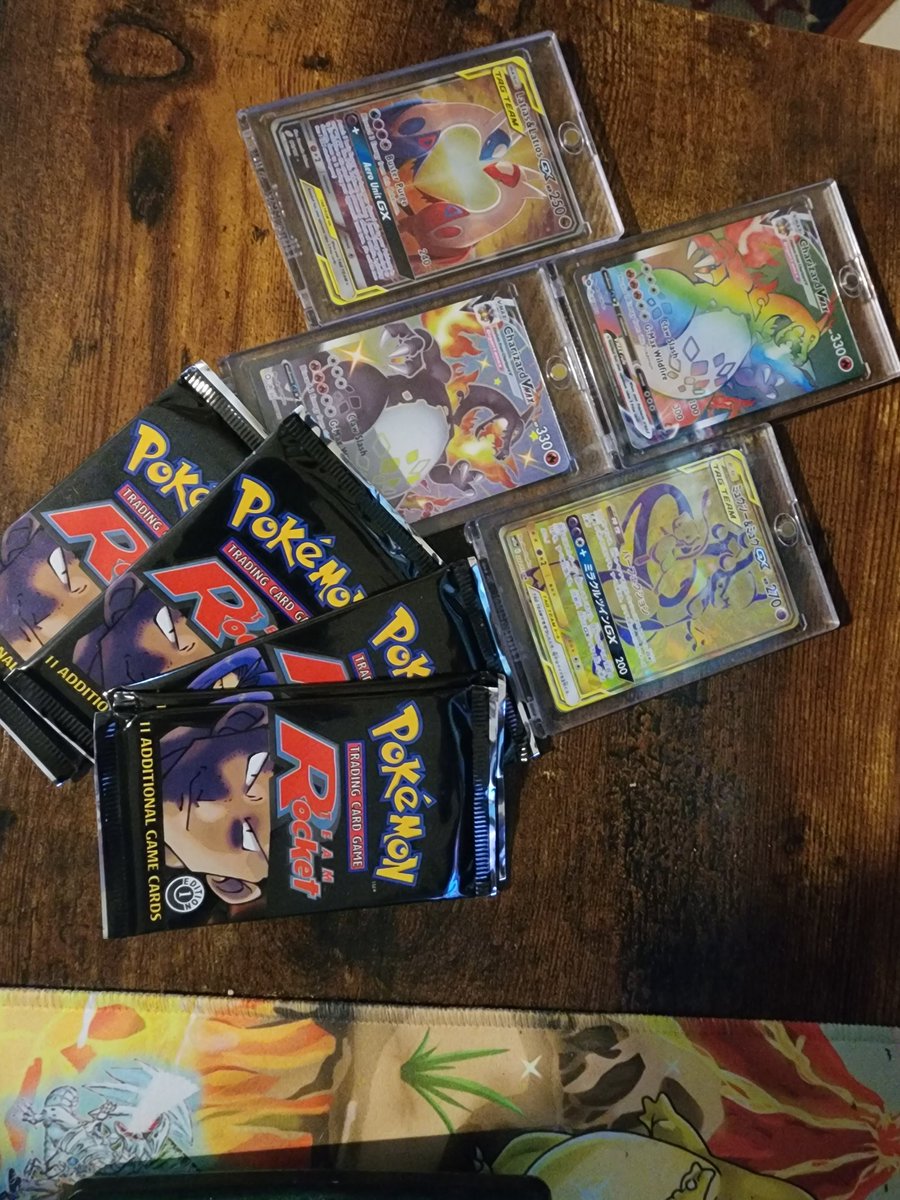 Looking to sell these, if interested shoot me a DM and I can take more pictures #pokemon #pokemontcg