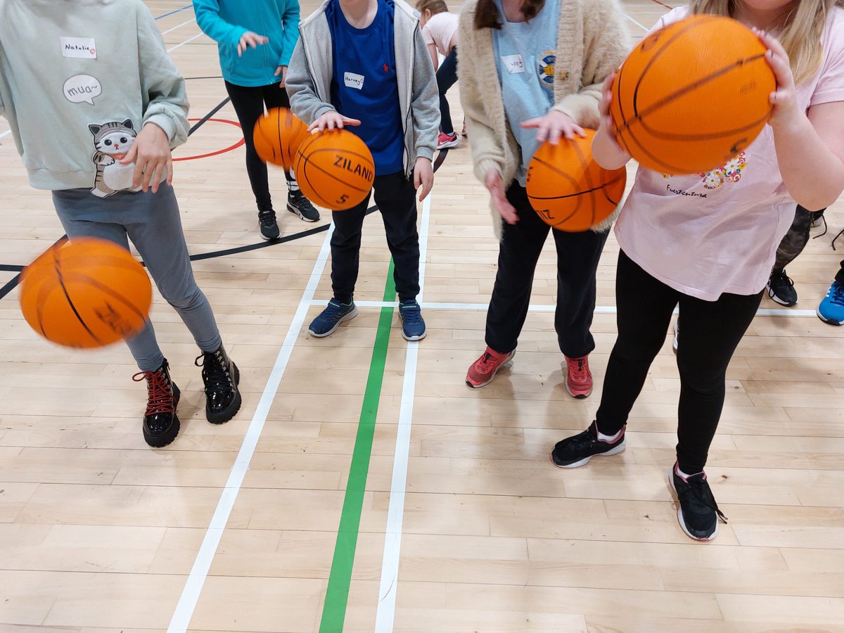 ActiveWL's tweet photo. 🚨Active fun, Active feet @ Deans 

What a great couple of days of fun! including football, basketball, gymnastics, dodgeball and also tasters from @enjoyaball 🤸‍♀️⚽️⛹🏻‍♀️🏀

We also did some Halloween themed arts &amp; crafts 🎃🎨

A big thanks to our coaches &amp; volunteers 👏🏼 https://t.co/K8aeR2F0xq