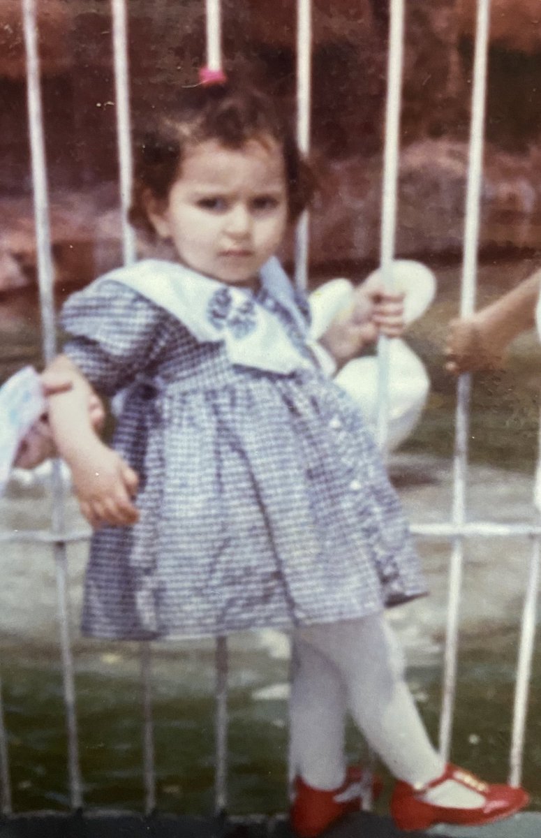 Sondousss's tweet photo. صور ليا وأنا صغيرة في رحلة والمفروض اكون مبسوطة
وشي: https://t.co/IZWvPuu3mt
