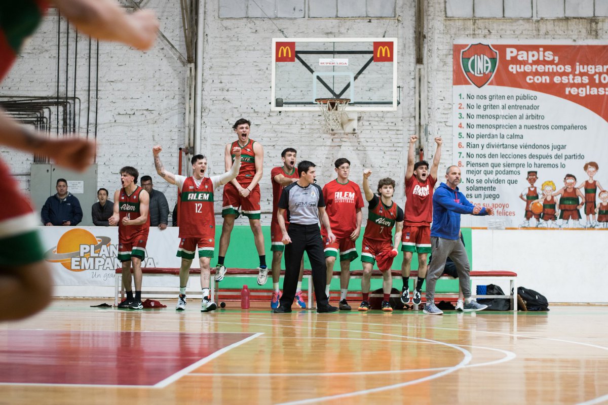 Así de felices estamos!!❤💚😁

Por unas horitas como punteros del Torneo de Primera División...

A seguir!!👏💪