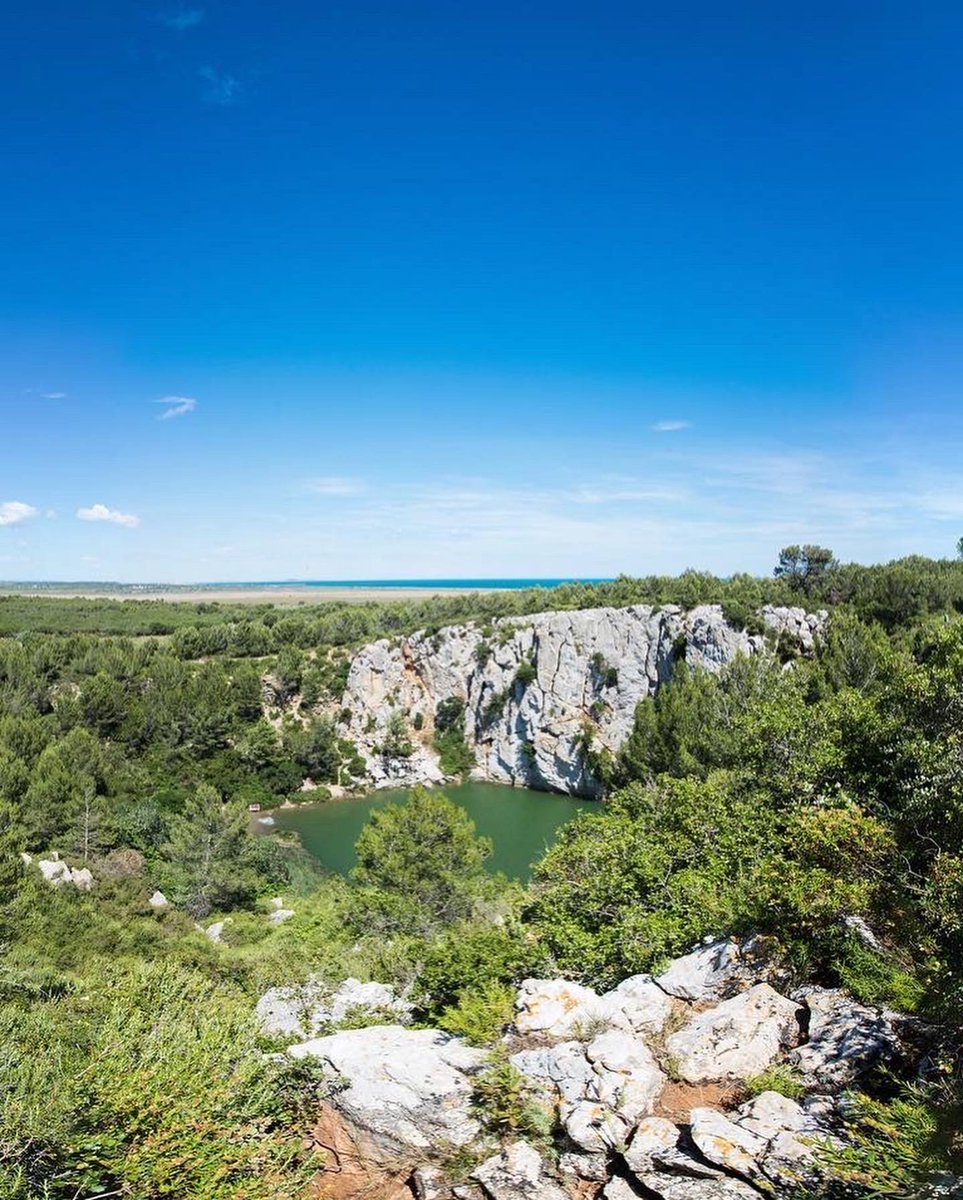 GeraldAriano's tweet photo. Sur @Ushuaia_TV je vous emmène découvrir le seul et unique #cenote en France. Il se trouve sur la commune de #fleurydAude dans le #massifdelaclape. Rdv en novembre dans #bougezvert @otnarbonne https://t.co/L41XTmHEz7
