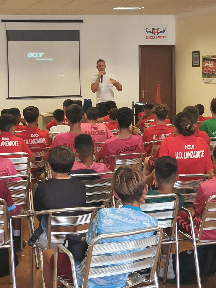 Gracias <a href="/PrezLima/">Pérez Lima</a> por aportar tu experiencia al futuro de la <a href="/UD_Lanzarote/">UD Lanzarote</a>