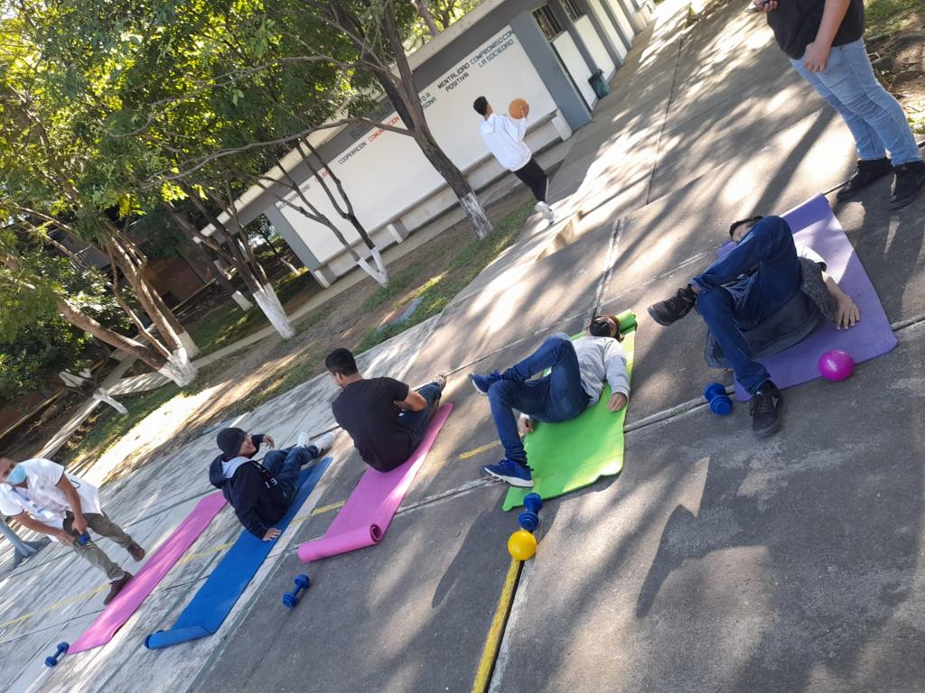 ConalepJal's tweet photo. La comunidad #CONALEP #Tamazula se suma a la Feria de la Salud, donde el objetivo es acercar los servicios de salud a la comunidad mediante acciones intensivas de prevención y promoción de la salud.🏥⚕️ https://t.co/HMwKI9nJ1q