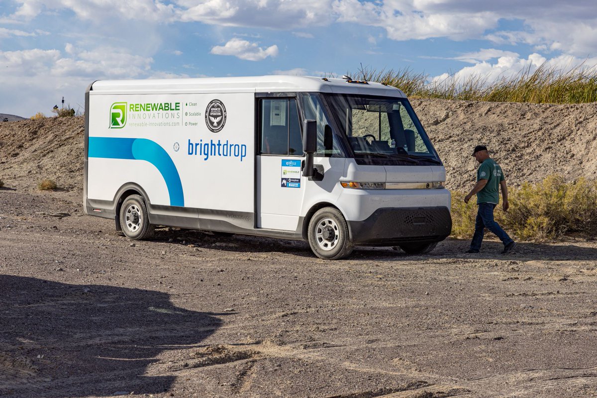 RenewableInnov2's tweet photo. The drivers aren't the only EVs on the rally that have to stay charged up. The MEC-H2 is keeping the support crew fully charged too. Including the BrightDrop EV Cargo Van by @GM #superchargedcrew #chargethecrew #hydrogenfuelcells #rapidcharger #evcharge #evcharging #rebellerally https://t.co/OufvJnI4BU