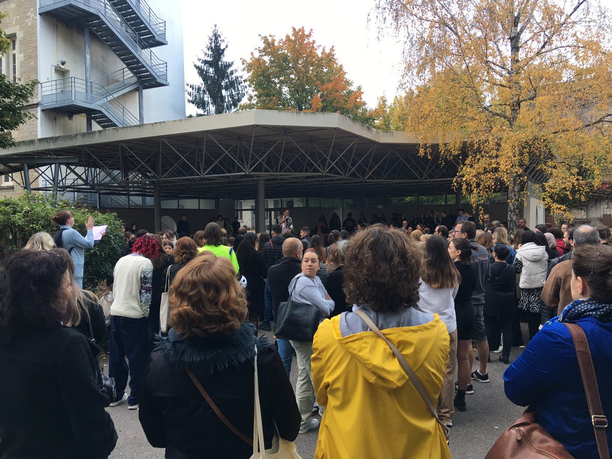 Cérémonie de remise des diplômes au <a href="/LyceeSWeil21/">Lycée Simone WEIL- Dijon</a> <a href="/AcademieDijon/">Académie de Dijon</a> ! Un intense moment avec le plaisir de retrouver les lauréats de la session 2022!