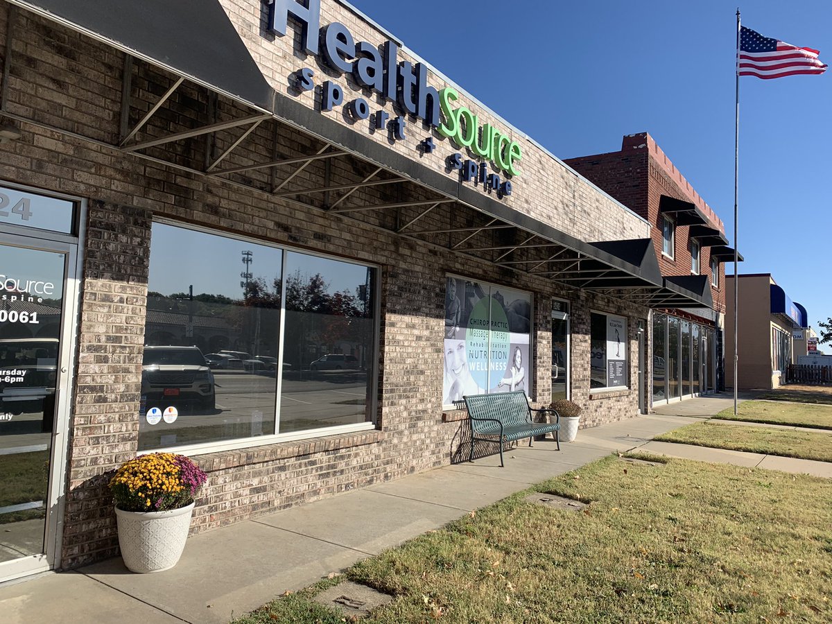 AscendPainKC's tweet photo. Beautiful Fall Day 🍁🍂

#healthsourcekc #fall #kansascity https://t.co/0RR9yt2JV6