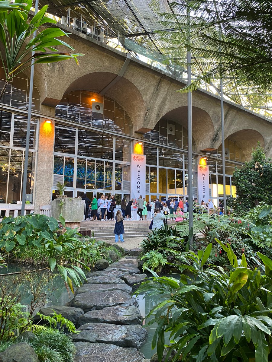 Searchability tweet media