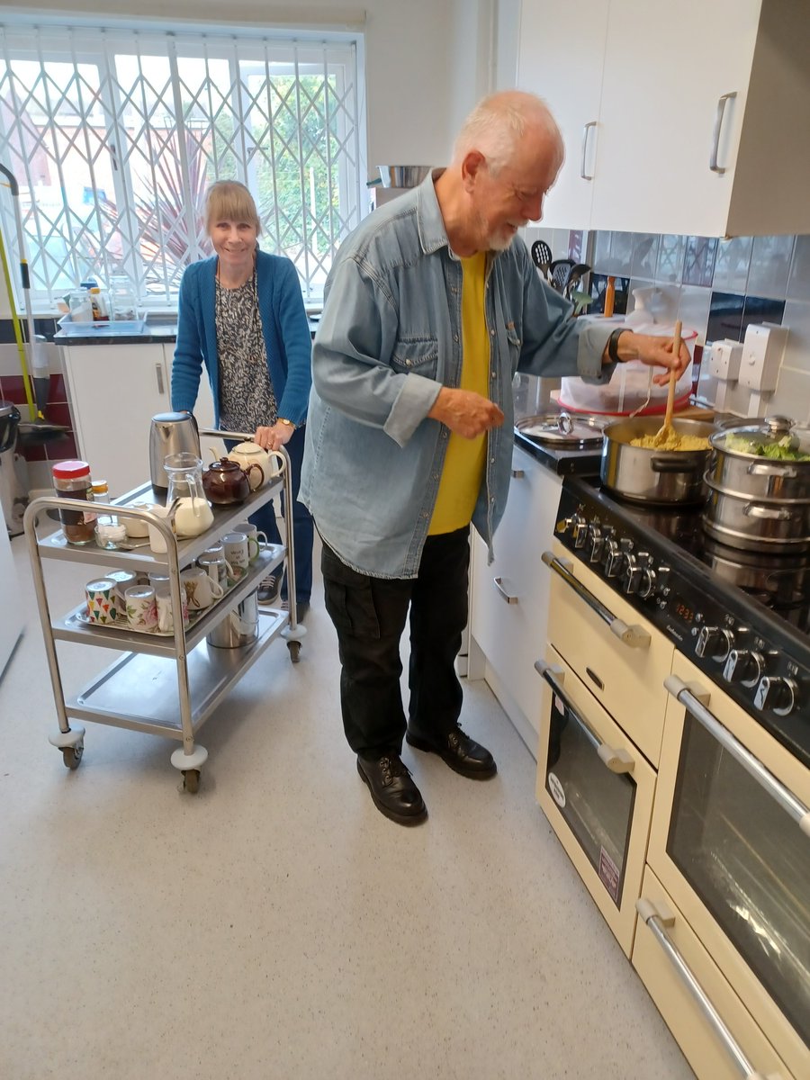BeyondDementia_'s tweet photo. Huge thanks to @AsdaFoundation for funding a sparkling new floor for the #MillSt kitchen. Light, bright and a perfect space for our marvellous team of volunteer cooks who prepare a homemade lunch each day 
@FareShareUK @LiamCrippsSEPM #Trowbridge https://t.co/Xq7mfgpb7E