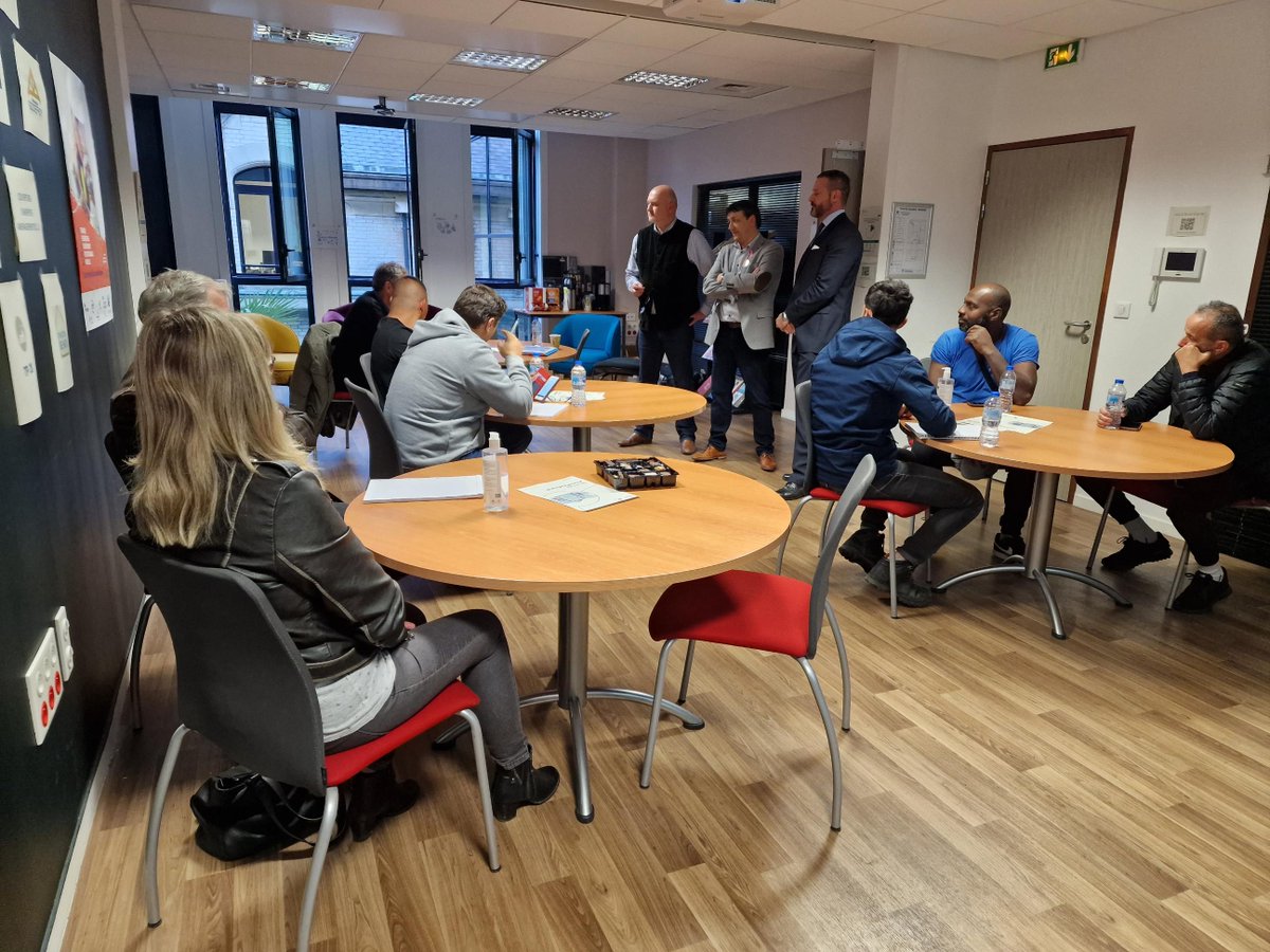 Viollier_E's tweet photo. 🏗️Semaine du bâtiment. Facilitons les rencontres  #Avecpoleemploi #Dreux :  Afterwork en présence du sous-préfet et de 6 entreprises. Job dating inversé avec 28 demandeurs d'emploi. Un grand👏 aux équipes ! @poleemploi_RCVL @F_Gaussens  @dreuxofficiel @dreuxagglo https://t.co/YBc86qiHnN