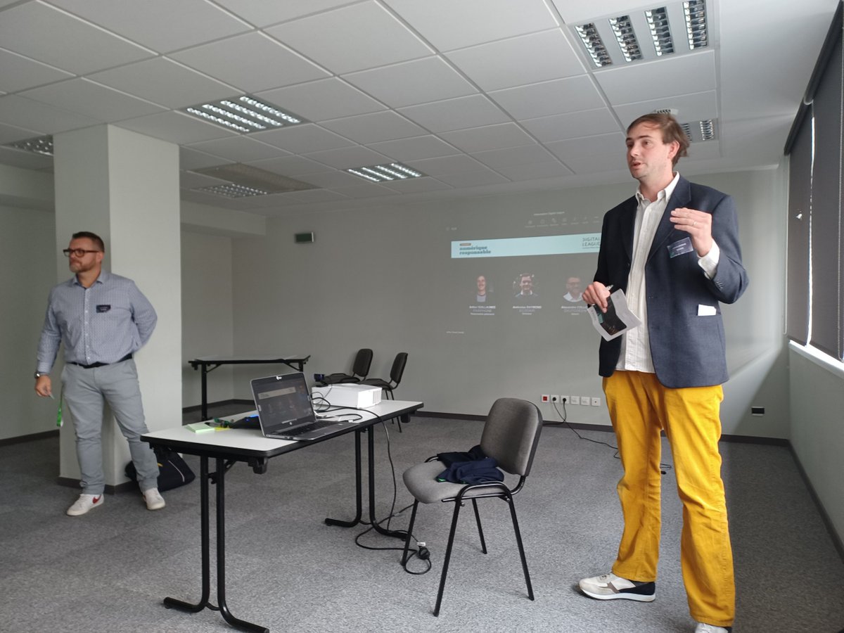 Ecodair_ESS's tweet image. Aujourd&apos;hui s&apos;est tenue la Journée du Numérique Responsable organisée par la @Digitaleague au parc Metrotech Saint-Etienne. Des échanges sur l&apos;impact environnemental du numérique et de ses alternatives animées par des responsables d&apos;Ecodair, Fairphone et DigitGreen.

#ecodair