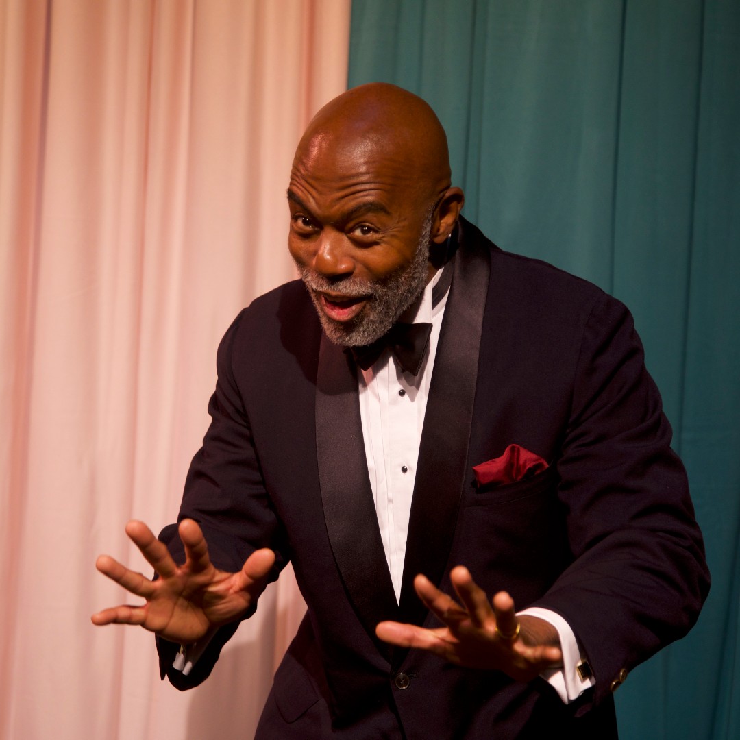 WHAT PASSES FOR COMEDY by G.D. Kimble sneak peeks continue! Starring Ryan Brooke Taylor. Directed by Rick Hamilton.
Tickets: chaintheatre.org  
Oct. 28th - Nov. 19th 
 
Photo by David Zayas Jr. 

#offbroadway #2022fallseason #theatrenyc