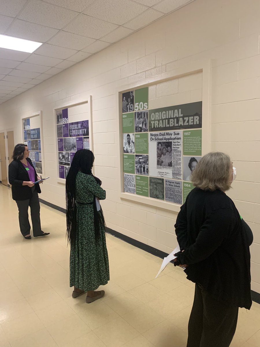 MrWarholik tweet media