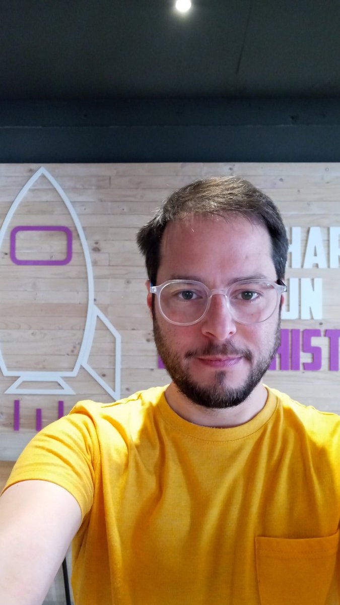 Estoy feliz de compartirles que <a href="/YAN_Chile/">YouthActionNet Chile</a> me acaba de incluir entre la premiación anual que dan a 10 emprendedores sociales que están generando un aporte en #Chile, por mi trayectoria emprendiendo en #educación y por el trabajo que estamos haciendo con <a href="/mitapuy/">Tapuy: Casa Mágica</a>.