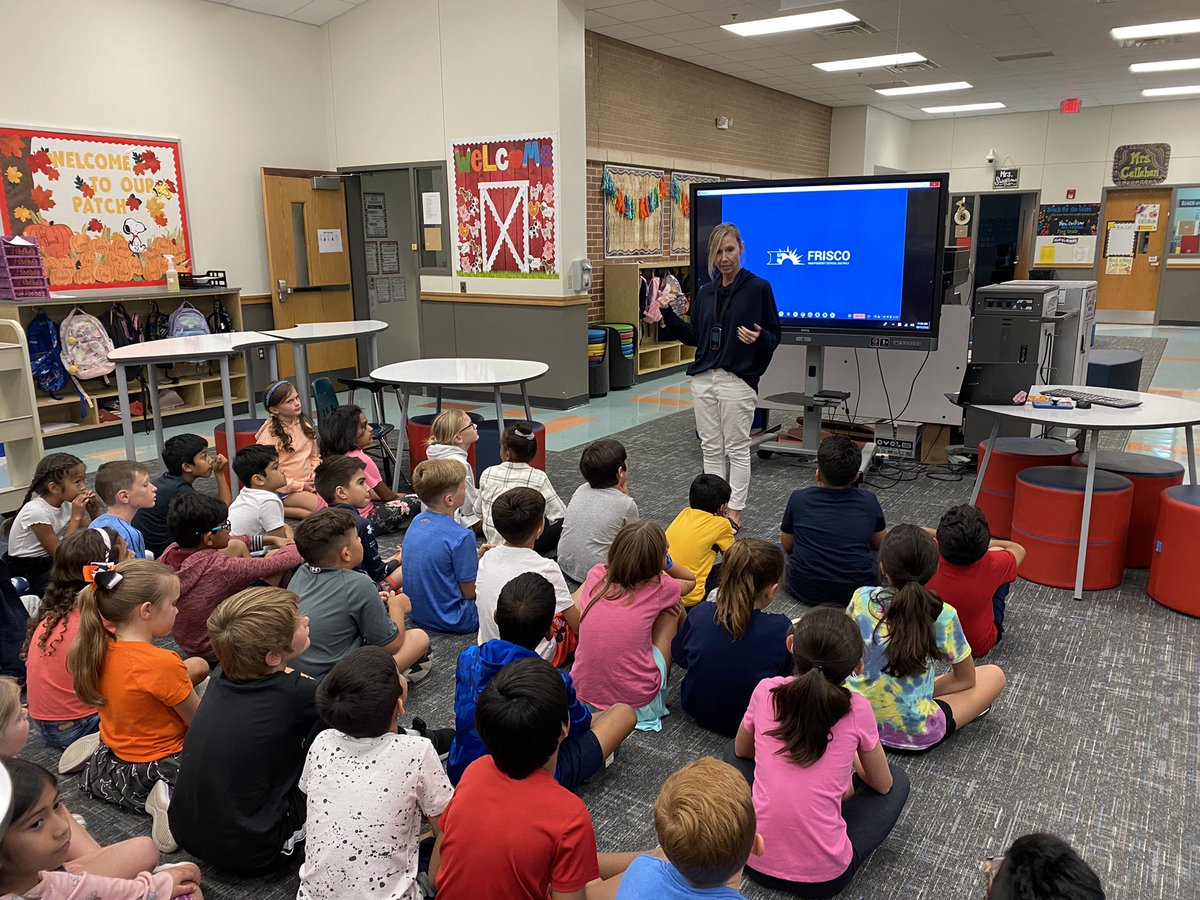 Our AWESOME DLC teaching Fisher 3rd graders how to troubleshoot and problem solve!!!! Thank you <a href="/collinde/">Deanna Collins</a>!!! <a href="/FisherElem/">Fisher Elementary</a>