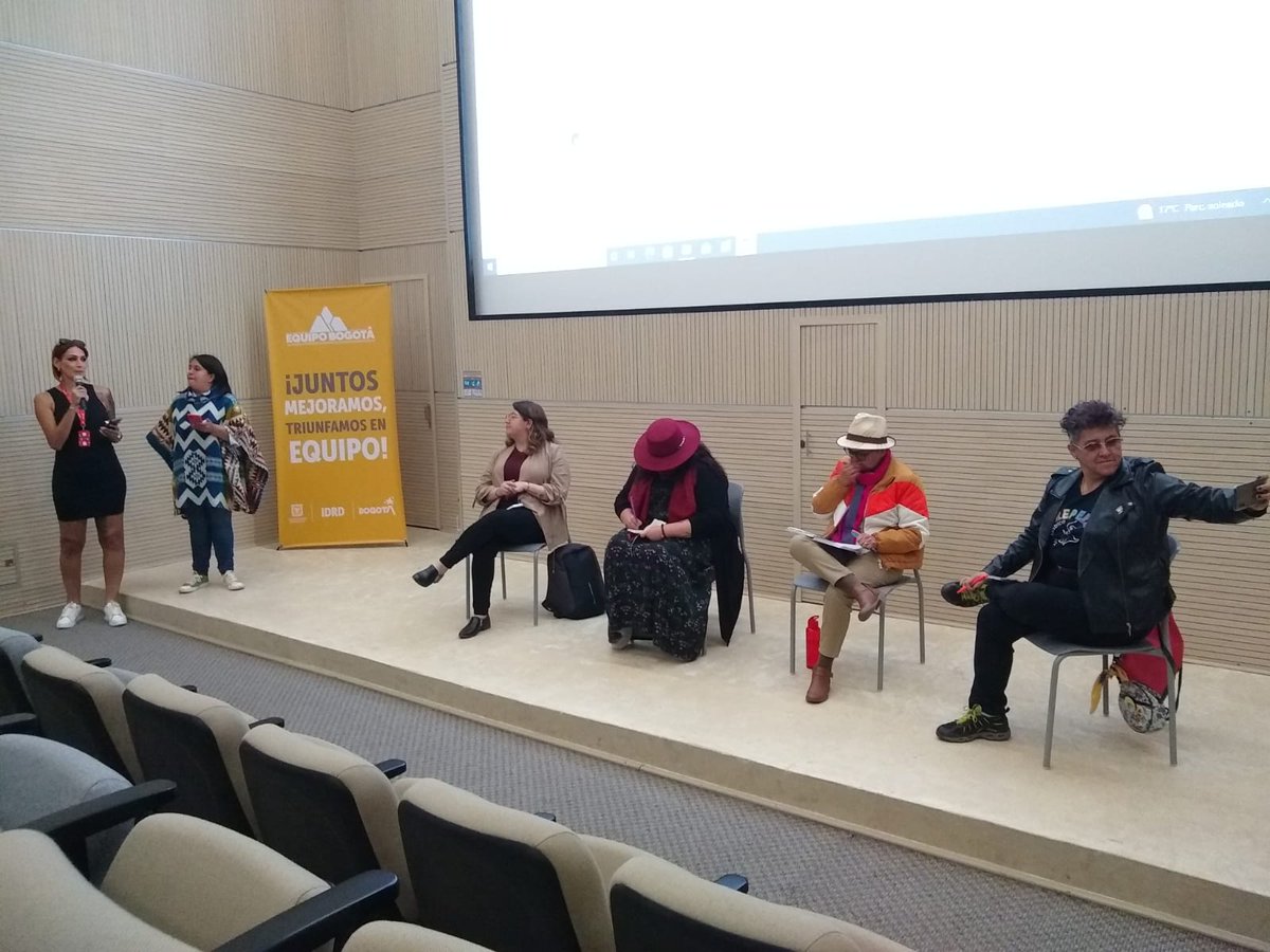 SubLGBTI's tweet photo. ✔️🏳️🌈 #AEstaHora la casa LGBTI de zona norte con apoyo del equipo territorial y psicosocial de la #SubLGBTI realizan 'Conversatorio Lesbico' en conmemoración del Día de la Rebeldia Lesbica.
#LaBogotáQueEstamosConstruyendo https://t.co/opCnhGI0Zi