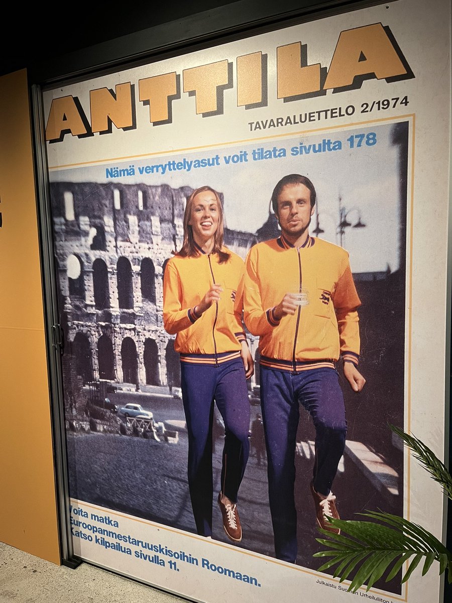 Mitä meillä oli ennen verkkokauppaa? No tietysti #postimyynti 📦<a href="/Postimuseo/">Postimuseo</a> #paketoidutunelmat -näyttely #posti #verkkokauppa #paketti #anttila