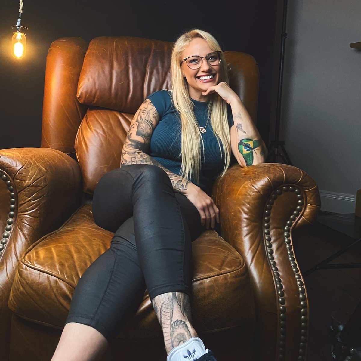 Blonde Bomber 🥊💁🏼‍♀️ tweet media