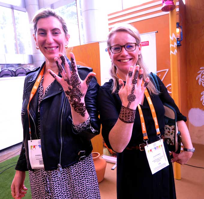 eenadulivenews's tweet image. Hyderabad: హైదరాబాద్‌లోని హెచ్‌ఐసీసీలో ఈ నెల 10 నుంచి జరుగుతున్న జియో స్పేషియల్‌ ఇన్ఫర్మేషన్‌ కాంగ్రెస్ సదస్సు నేటితో ముగిసింది.. 
హాజరైన ప్రముఖులు.. ఫొటోలు మరిన్ని చిత్రాలకు: bit.ly/3Cx8iaO
#Hyderabad #Jio #spacialinformation #Congress #photos