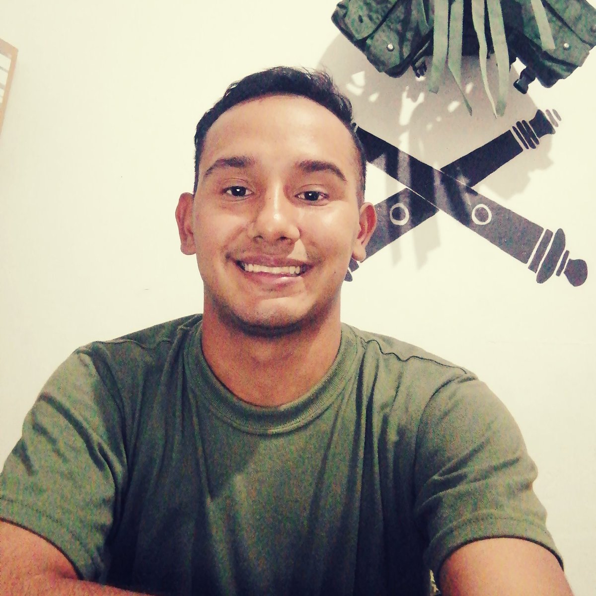 alfonsojunior97's tweet photo. #NuevaFotoDePerfil https://t.co/VNWgM4Xcy4