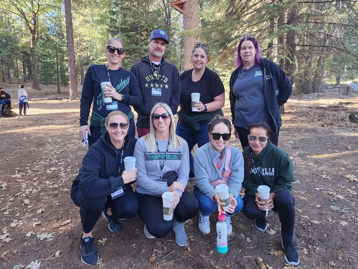 CSiriani_'s tweet photo. Surprising our teachers @PaliMountain with coffee and donuts.  Looking forward to spending the day with our 7th graders. @MrsEoh @benacker https://t.co/P2MekkJfY0