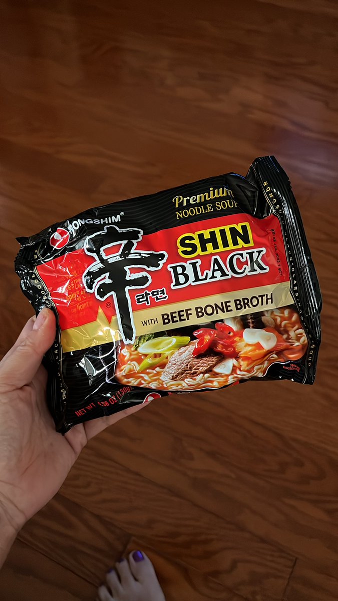 Femme_Foodie's tweet image. Sometimes you just want ramen for lunch. #myfavoriteramen #pantrystaple #nongshimshinblackramyun #notanad @NongshimAmerica