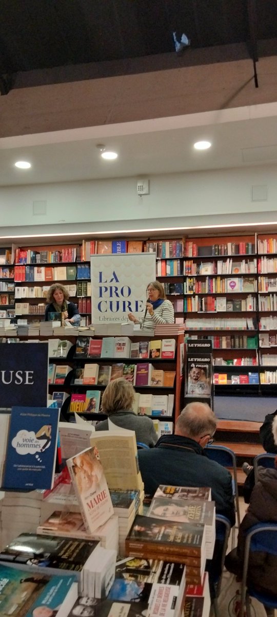 EditionsduCERF's tweet photo. ➡️ avec #annelecu à la librairie #LaProcure pour échanger autour de son livre "Afin que vous donniez du fruit". https://t.co/SrHwrcFua1
