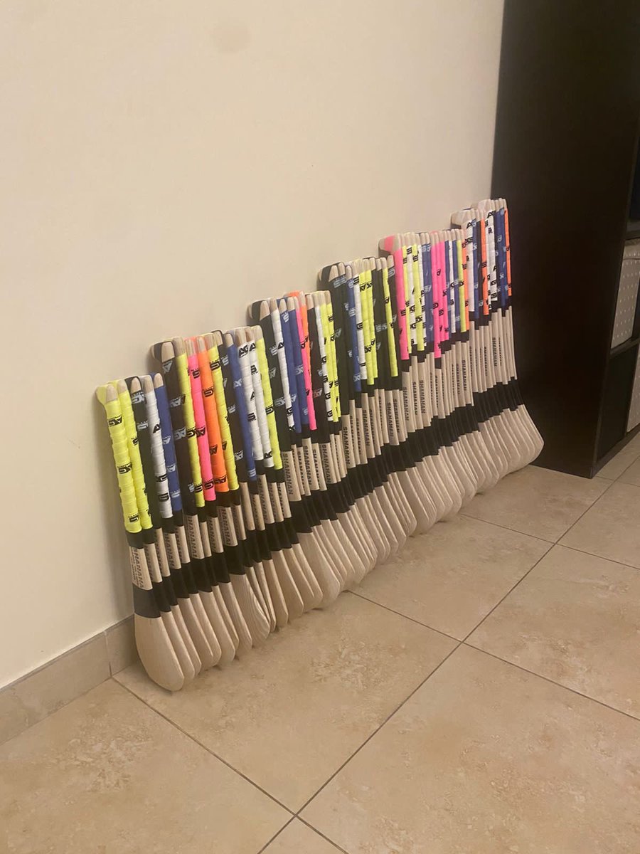 oconnj5's tweet photo. Well done again @dubaieireog @Weser14 @lukeobrien00 @aoife for sorting the underage kids in dubai, what a gift to get - your very first hurley, class @aarongillane @DaloAnto @MrJackieTee @GAAmiddleEast @shanahanhurleys @RTEgaa https://t.co/PXHUVTZN07