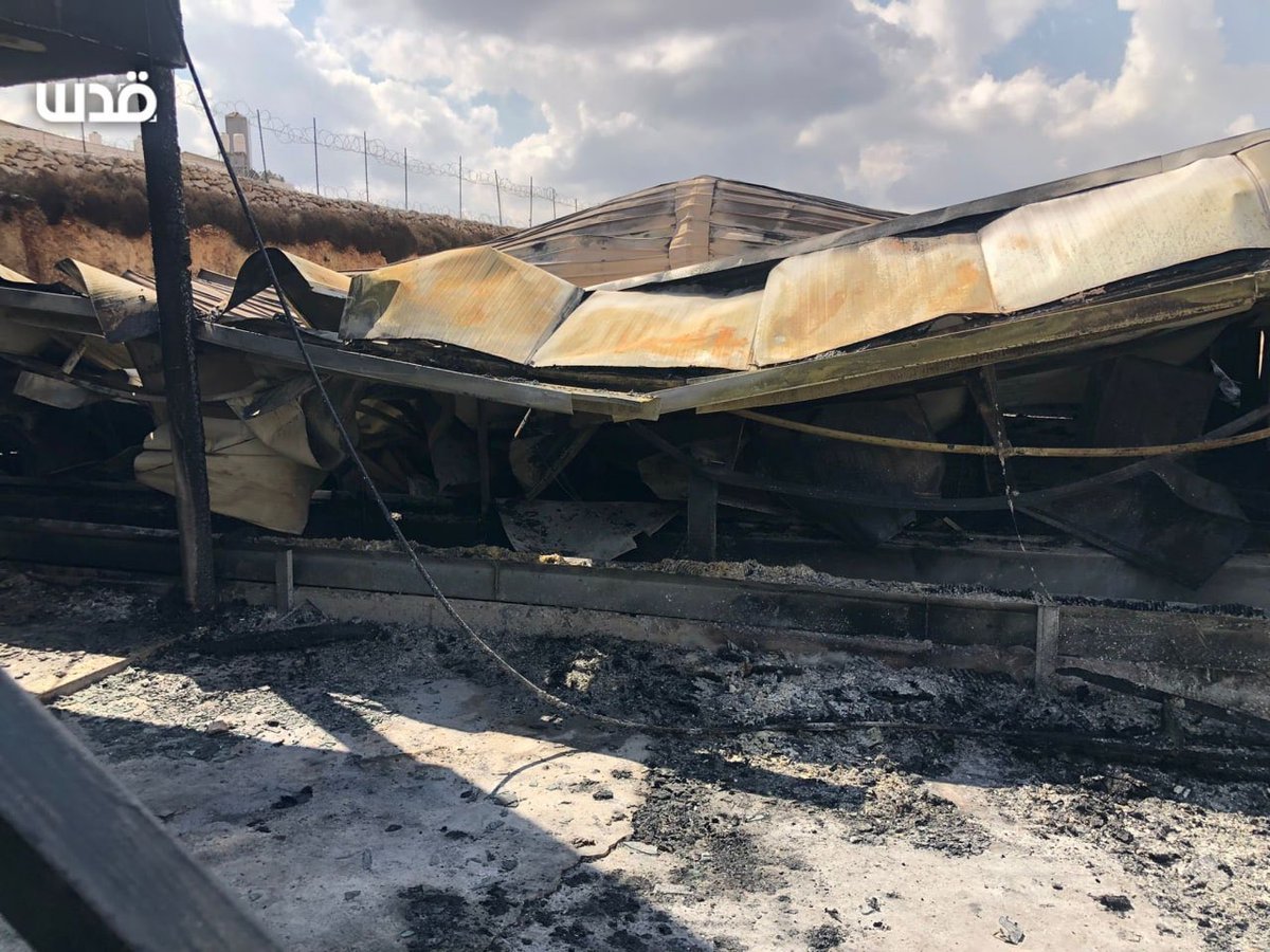 Timesofgaza's tweet photo. lsraeli settlers set fire to a Palestinian-owned farm in Qusra, southeast of Nablus city, causing the loss of about 30,000 chickens. https://t.co/d5wpbSRFkf