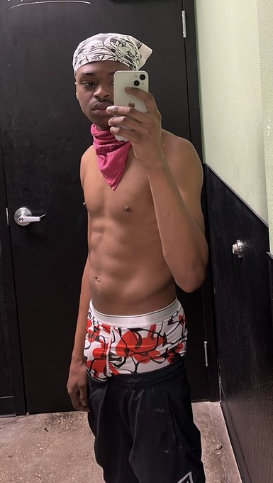 Watch dariooo's leaked NSFW photo on TwXstars