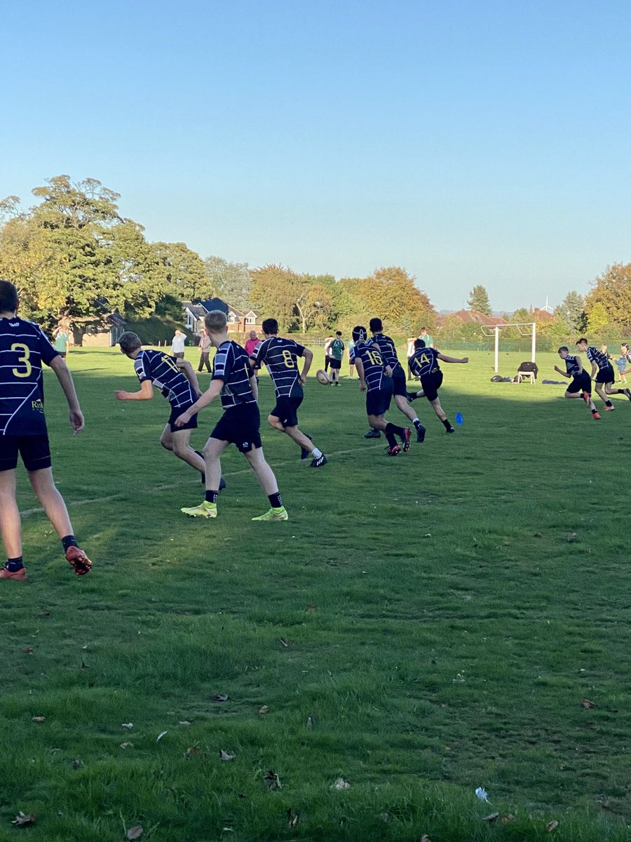 BevGrammarPE's tweet photo. Great evening out with  ⁦@bevgrammar⁩ YR11 rugby league team ⁦@SchoolLongcroft⁩ .  Two teams running hard with ferocious tackling. A great display of sportsmanship from both teams.  Well done lads on a hard fought draw #localrivalry #respect #sportsmanship 🏉⚫️⚪️ https://t.co/cjHpUsVe5p