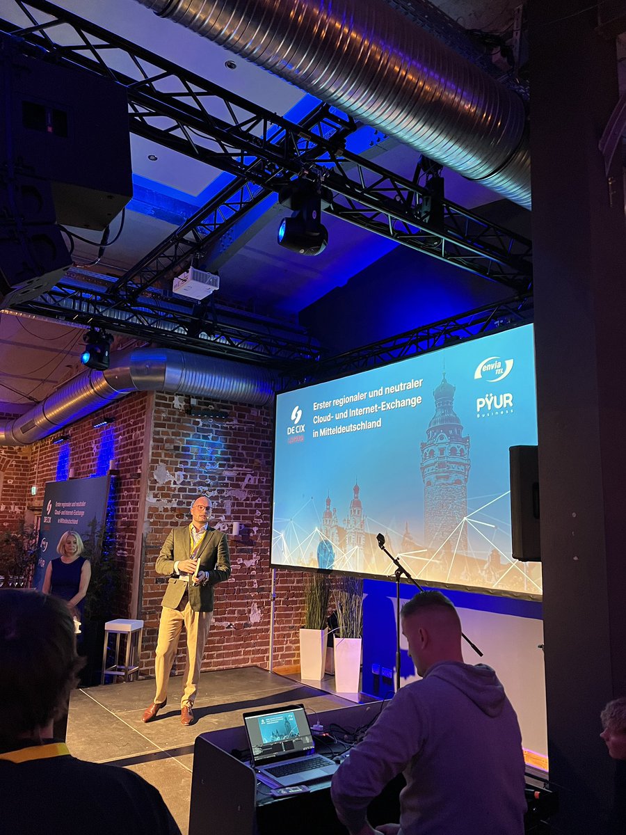 Heute bei der <a href="/DECIX/">DE-CIX</a> Leipzig Eröffnung 👍 Peer local <a href="/corebackbone/">Core-Backbone GmbH</a>