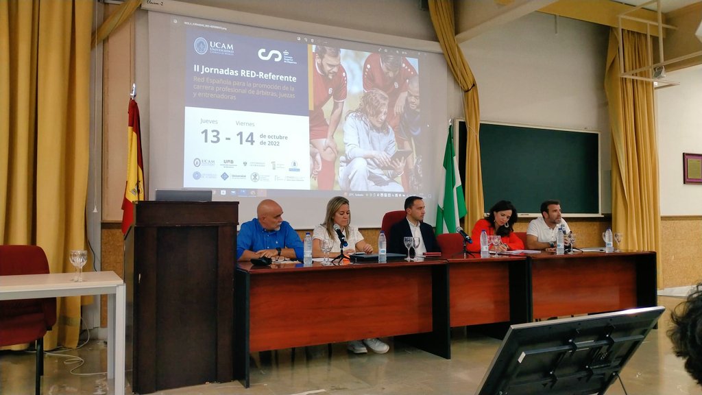 RedReferente's tweet image. 🔛 🔊Comienzan las II Jornadas @RedReferente con la presentación institucional en @CanalUGR. Gracias por la oportunidad de compartir con alumn@s de la Facultad de Psicología los próximos retos orientados a abrir caminos a las mujeres en el mundo del deporte 🔝 @deportegob
