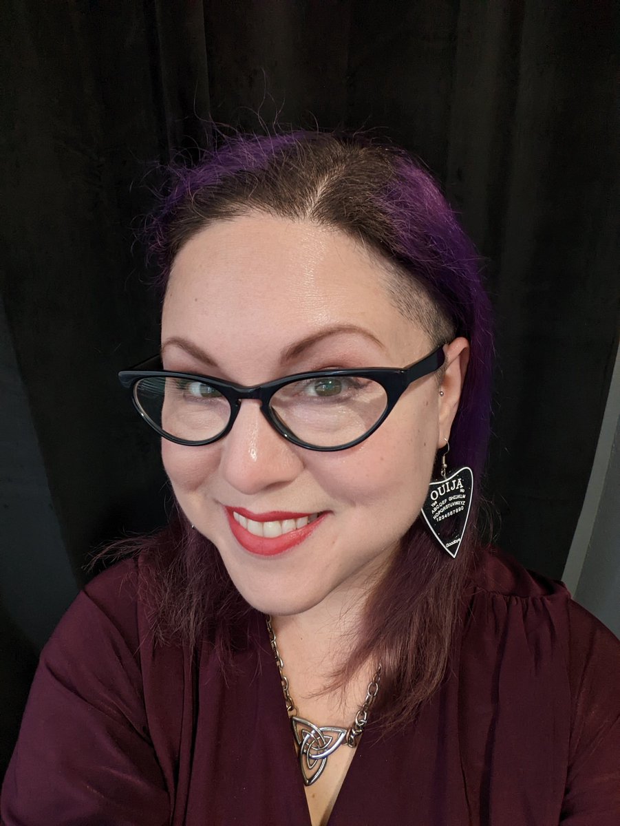 ladyaprillark's tweet photo. Hello, friends! I have moved- to Miss Heidi's Tattoo! If you're in the Orlando area today, visit Miss Heidi's Tattoo - and sit with me for a Reading. 
#psychic #advice #Trending https://t.co/l8APLx1kEy