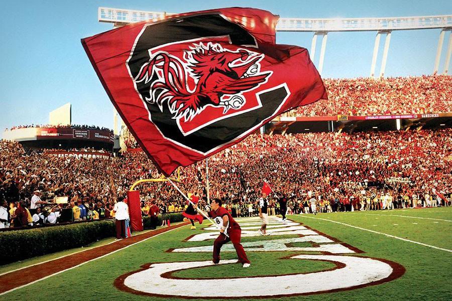 Extremely blessed to receive my first offer from the University of South Carolina! <a href="/GamecockFB/">South Carolina Football</a> <a href="/bobiewoodward/">Coach Baker Woodward</a> @Mansell247 <a href="/CoachWalsh1518/">Robert Walsh</a> <a href="/Rivals/">Rivals</a> <a href="/ChadSimmons_/">ChadSimmons</a> <a href="/on3/"></a> <a href="/247Sports/">247Sports</a> <a href="/memphisj7/">Coach Jasen Cheatham</a>