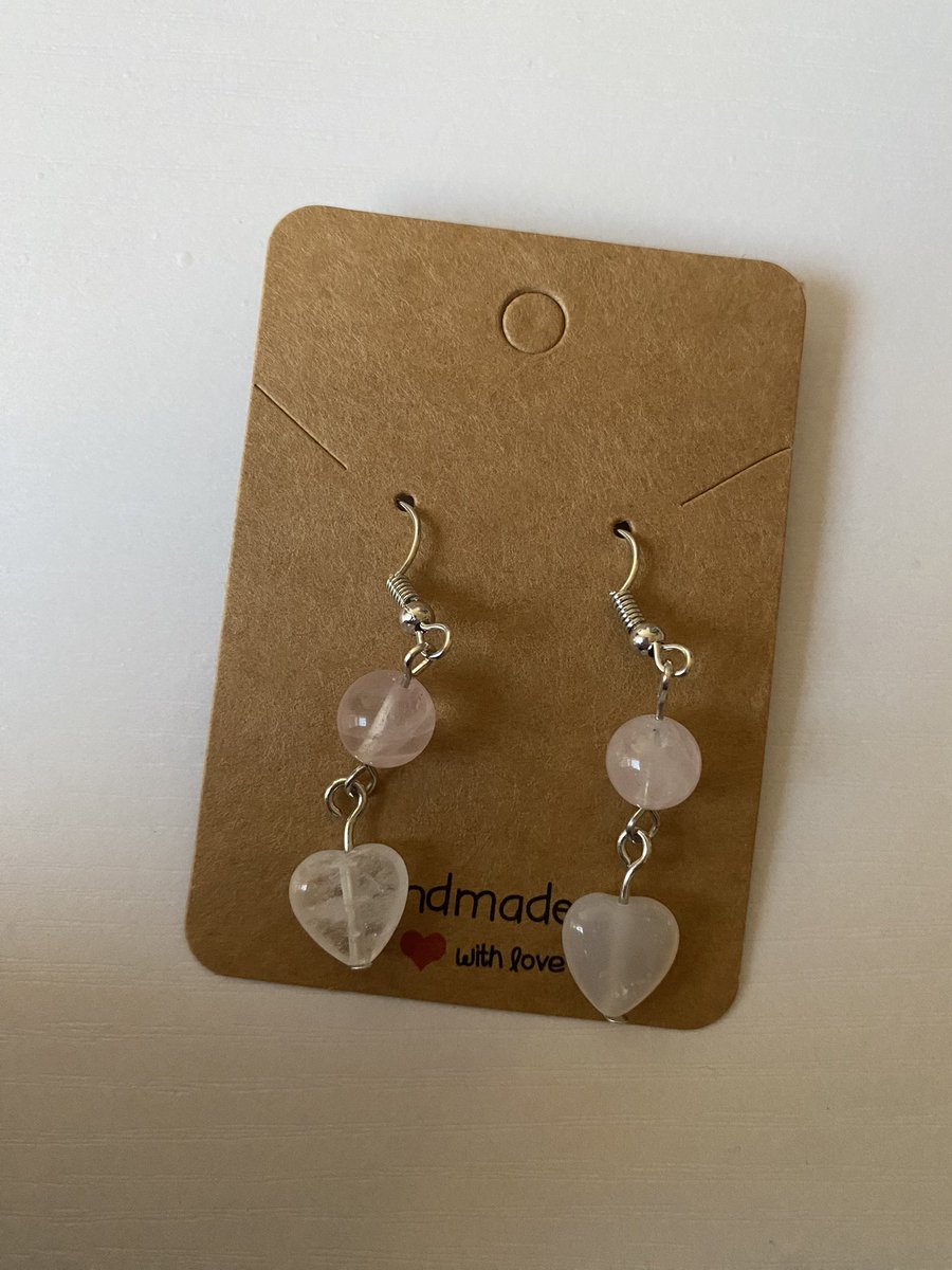 super cute Crystal earrings handmade in multiple colours/materials! £4 each on the link below👇👇

depop.com/heartsorecreat…