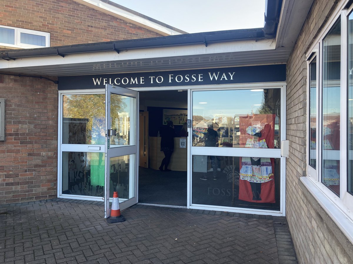 Thank you <a href="/Fossewayacademy/">Fosse Way Academy</a> for hosting our @LincScitt recruitment event as part of parents evening tonight #LEADITT🎓