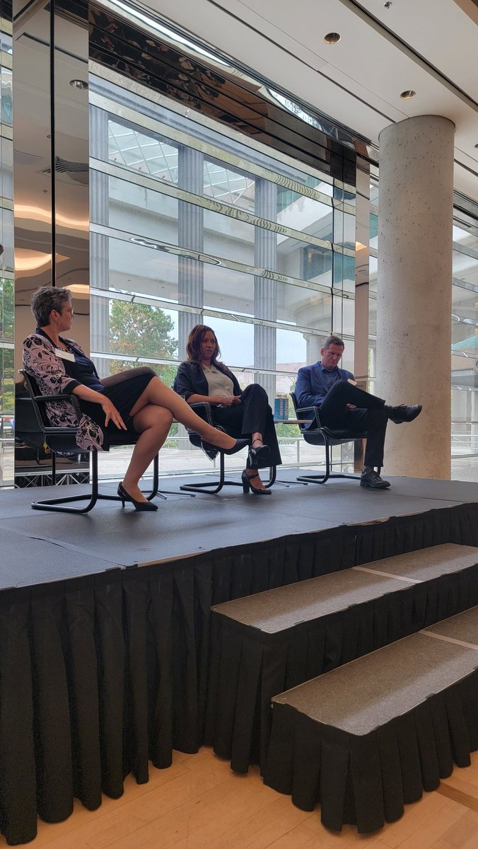 FBC_USCAN's tweet photo. Luncheon fireside chat with @TorontoPearson President & CEO Deborah Flint, @yvrairport VP & Chief External Affairs Officer, Mike NcNaney and @FBC_USCAN @DawsonCanada discussing technology, passenger experience and the future of air travel. #betterborders https://t.co/uQCCwYipRm