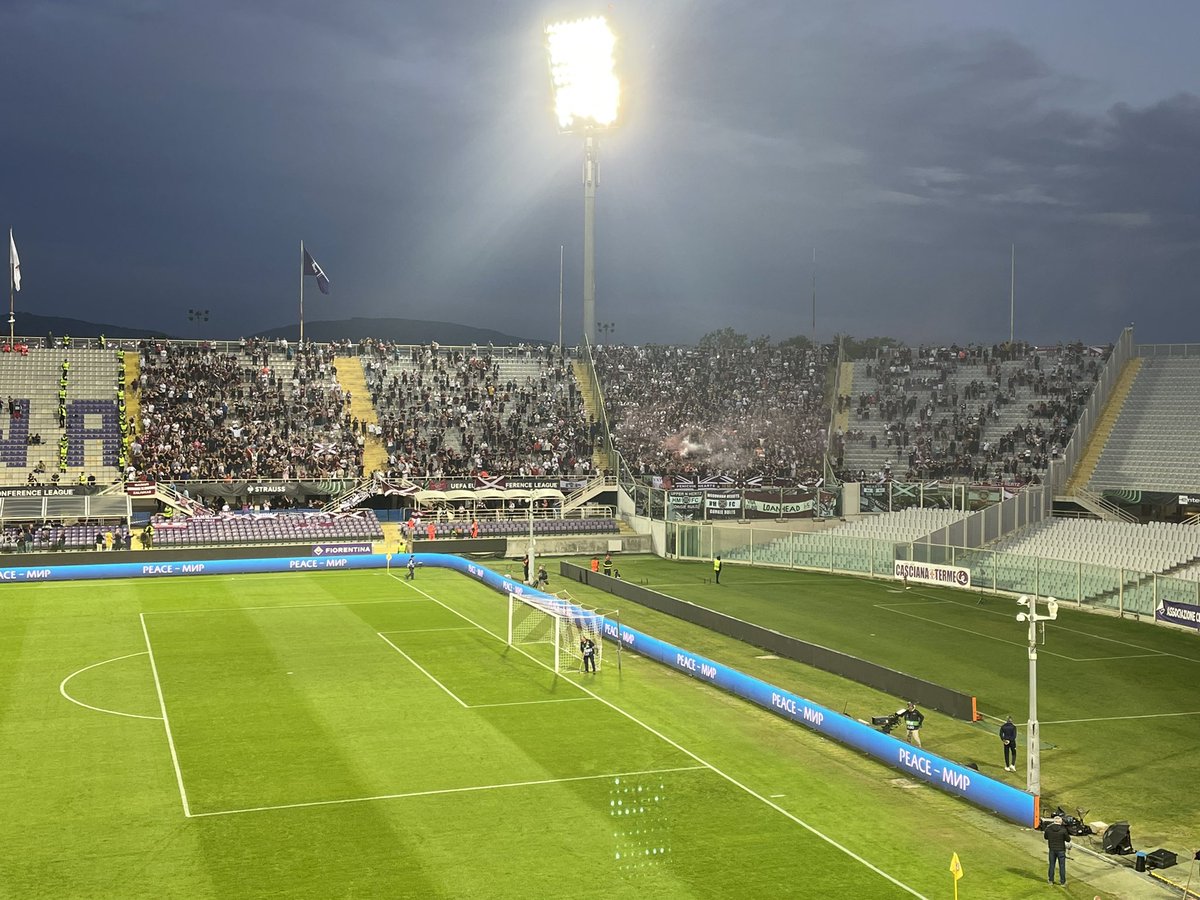 scotsawaydays's tweet photo. 4,000 Hearts fans at Fiorentina tonight

@JamTarts https://t.co/hccq4xYgcm