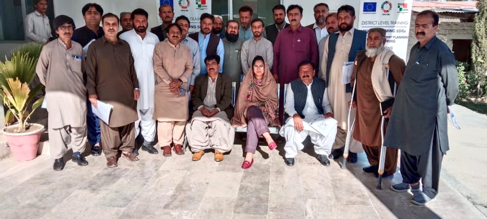 LEAD4SDGs's tweet photo. Two-day training was arranged to build the capacity of government officials from Loralai, Musakhail, Duki and Barkhan. The programme focuses on mainstreaming SDGs in local development planning, monitoring & reporting.
#LEAD4SDGs
#AcceleratingSDGsLocalisation https://t.co/XqsbTXbmQr